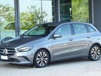 Käytetty Mercedes B200 150 HP (110 kW) 2021 Harmaa Tila-auto