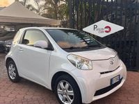 Usata Toyota iQ Trend 68 CV (50 kW) 2013 Bianco Utilitaria