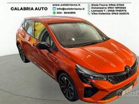 Ny Renault Clio V Techno 101 HK (74 kW) 2025 Orange Sedan