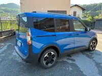 Usata Ford Tourneo Courier Active 125 CV (91 kW) 2024 Blu/azzurro Monovolume