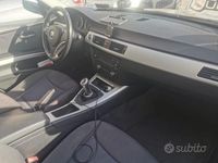 Usata BMW 318 143 CV (105 kW) 2010 Grigio Station wagon