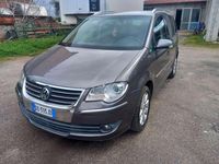 Usata VW Touran Highline 140 CV (102 kW) 2008 Grigio Monovolume