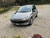 Usata Peugeot 206 109 CV (80 kW) 2002 Grigio Utilitaria
