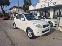 Usata Daihatsu Terios SHO 105 CV (77 kW) 2010 Bianco SUV