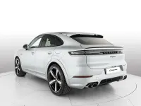 Nuova Porsche Cayenne 2026 Argento dolomite metallizzato SUV