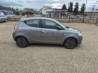 Usata Lancia Ypsilon Gold 69 CV (50 kW) 2017 Grigio Utilitaria