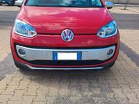 Usata VW cross up! 75 CV (55 kW) 2014 Rosso Utilitaria