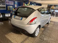 Usata Lancia Ypsilon Gold 69 CV (50 kW) 2015 Grigio Utilitaria