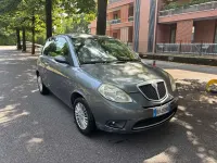 Usata Lancia Ypsilon 75 CV (55 kW) 2007 Grigio Utilitaria