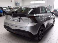 Nuova MG MG4 EV 53 kW (73 CV) 2025 Grigio metallizzato Utilitaria
