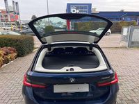 Usata BMW 318 150 CV (110 kW) 2023 Blu/azzurro Station wagon