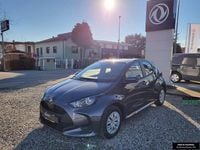 Ny Toyota Yaris Hybrid Active 116 HK (85 kW) 2025 Grå Sedan