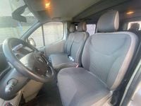 Usata Opel Vivaro 114 CV (83 kW) 2010 Argento Monovolume