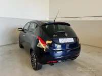 Usata Lancia Ypsilon 69 CV (50 kW) 2017 Blu Utilitaria