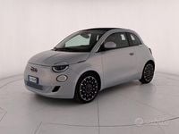 Usata Fiat 500e Passion 86 kW (118 CV) 2020 Grigio ghiacchio Cabrio