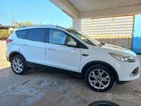 Usata Ford Kuga 140 CV (102 kW) 2015 Bianco SUV