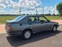 Usata Alfa Romeo 75 148 CV (108 kW) 1987 Verde Berlina