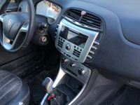 Usata Lancia Delta 120 CV (88 kW) 2012 Utilitaria