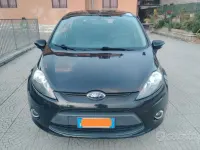Usata Ford Fiesta 82 CV (60 kW) 2012 Berlina