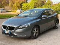 Usata Volvo V40 120 CV (88 kW) 2017 Grigio Berlina