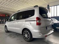 usata Ford Tourneo Courier 1.5 TDCI 75CV NEOPATENTATI 5 POSTI