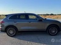 Usata Porsche Cayenne 250 CV (183 kW) 2015 Grigio SUV