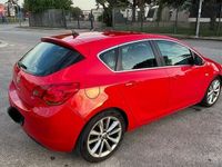 Usata Opel Astra 82 CV (60 kW) 2010 Rosso Berlina