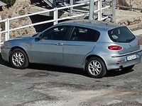 Usata Alfa Romeo 147 Distinctive 120 CV (88 kW) 2003 Grigio Utilitaria