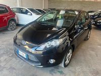 Usata Ford Fiesta 60 CV (44 kW) 2012 Blu Utilitaria