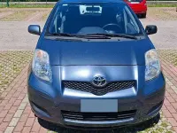 Usata Toyota Yaris 100 CV (73 kW) 2009 Grigio Utilitaria