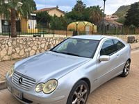 Usata Mercedes C220 Elegance 150 CV (110 kW) 2006 Grigio Coupé