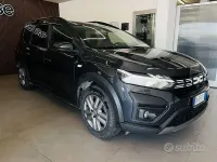 Usata Dacia Jogger Expression 91 CV (66 kW) 2023 Grigio Monovolume