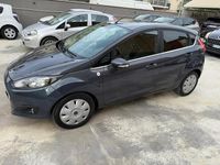 Usata Ford Fiesta Titanium 96 CV (70 kW) 2014 Blu Berlina