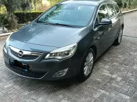 Usata Opel Astra Cosmo 110 CV (80 kW) 2012 Station wagon