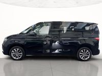 Begagnad VW Multivan Life 2023 Svart Minibuss