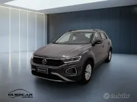 Usata VW T-Roc Life 150 CV (110 kW) 2024 Grigio SUV