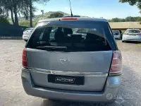 Usata Opel Zafira Cosmo 120 CV (88 kW) 2011 Grigio Monovolume