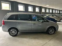 Usata Opel Zafira Cosmo 150 CV (110 kW) 2007 Grigio Monovolume
