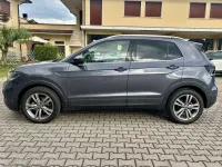 Usata VW T-Cross Advance 110 CV (80 kW) 2023 Grigio medio metallizzato SUV