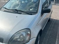 Usata Toyota Yaris 2001 Grigio Utilitaria