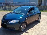 Usata Lancia Ypsilon Gold 95 CV (69 kW) 2018 Nero Utilitaria