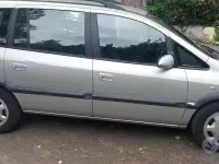 Usata Opel Zafira 100 CV (73 kW) 2004 Monovolume