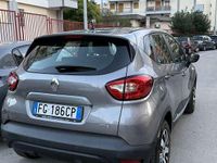 Usata Renault Captur Zen 90 CV (66 kW) 2016 Grigio SUV