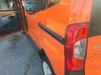 Usata Peugeot Bipper Premium 75 CV (55 kW) 2011 Arancione Monovolume