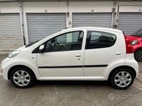 Usata Peugeot 107 68 CV (50 kW) 2010 Bianco Utilitaria