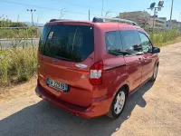 Usata Ford Tourneo Courier 75 CV (55 kW) 2014 Rosso Monovolume
