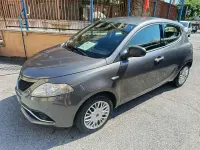 Usata Lancia Ypsilon Gold 95 CV (69 kW) 2016 Grigio Utilitaria