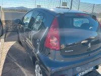 Usata Peugeot 107 68 CV (50 kW) 2009 Grigio Utilitaria