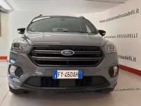 Usata Ford Kuga ST-Line 120 CV (88 kW) 2019 Grigio pastello SUV
