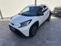 Usata Toyota Aygo X Lounge 72 CV (52 kW) 2023 Bianco SUV